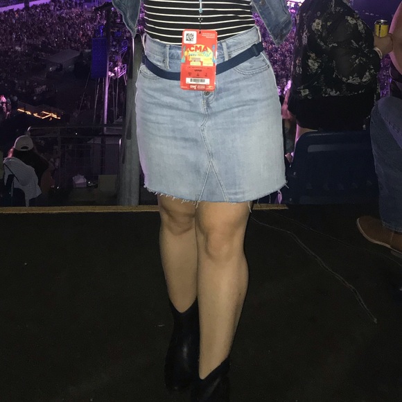 Old Navy Denim Skirt - Picture 4 of 4